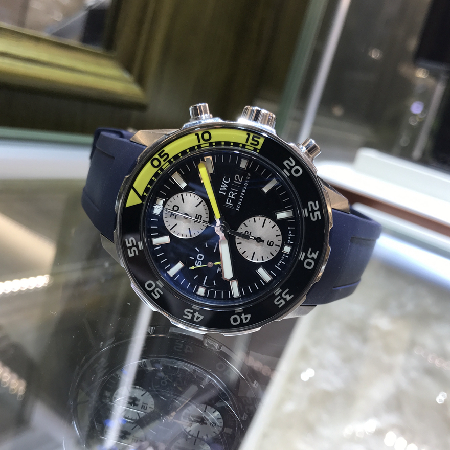 IWC 万国 海洋时计系列，IW376702。44毫米表径，精钢表壳，黑色面盘，3点位置为星期、日期显示，计时功能，Cal.79320自动上弦机械机芯，动力储备44小时。专柜定价：45000元。 单表附盒子。
