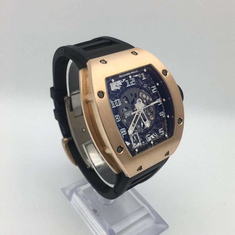 RICHARD MILLE 理查德米勒 男士系列，RM 010。48* 39.30毫米表径，18K玫瑰金表壳，酒桶型镂空面盘，7点位置日期显示，自动上弦机械机芯。专柜定价：656000元。 单表附盒子。