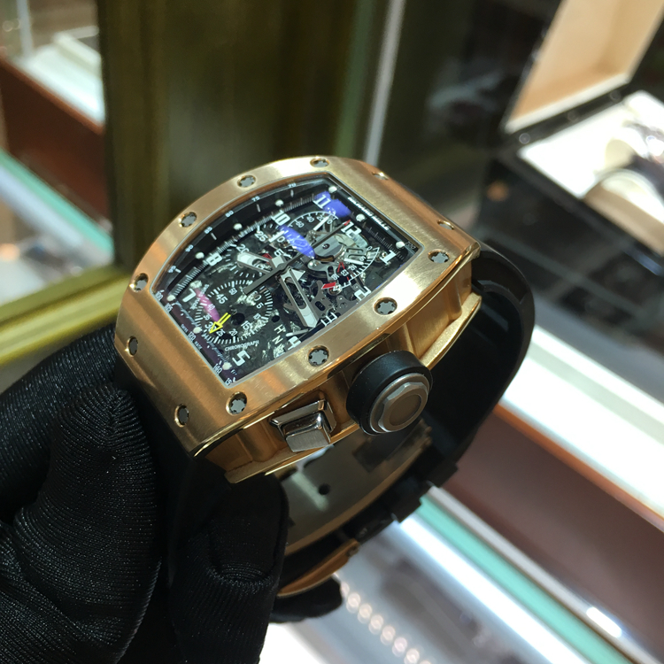 RICHARD MILLE 理查德米勒 男士系列，RM004。48*39.7毫米表径，18K玫瑰金表壳，镂空面盘，手动上弦机械机芯。 单表无附件。