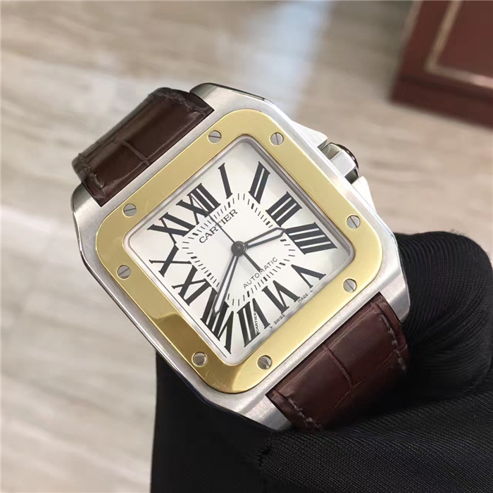 Cartier 卡地亚 桑托斯系列，?W20072X7。?51.1×41.3毫米表径，18K玫瑰金/精钢表壳，白色面盘，罗马数字时标，自动上弦机械机芯，动力储备42小时。 全套附件齐全?。