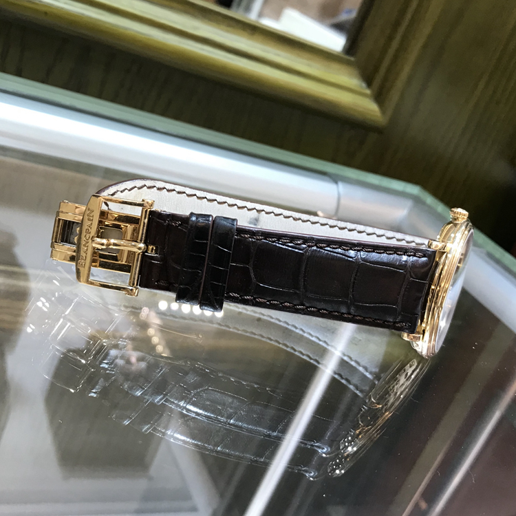 Blancpain 宝珀 Villeret 经典系列，6606-3630-55B，18K玫瑰金，40毫米表径。黑色瓷釉印花盘面。日期，动力储备显示。11C5 手动上弦机芯，动力储备72小时。蓝宝石水晶底盖。专柜售价：151000元。 单表无附件。