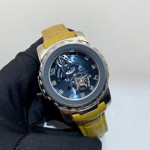 Ulysse Nardin 雅典奇想系列2080 公价112000万，18k白金表壳，45毫米表径，深蓝色表盘，陀飞轮。  单表无附件。