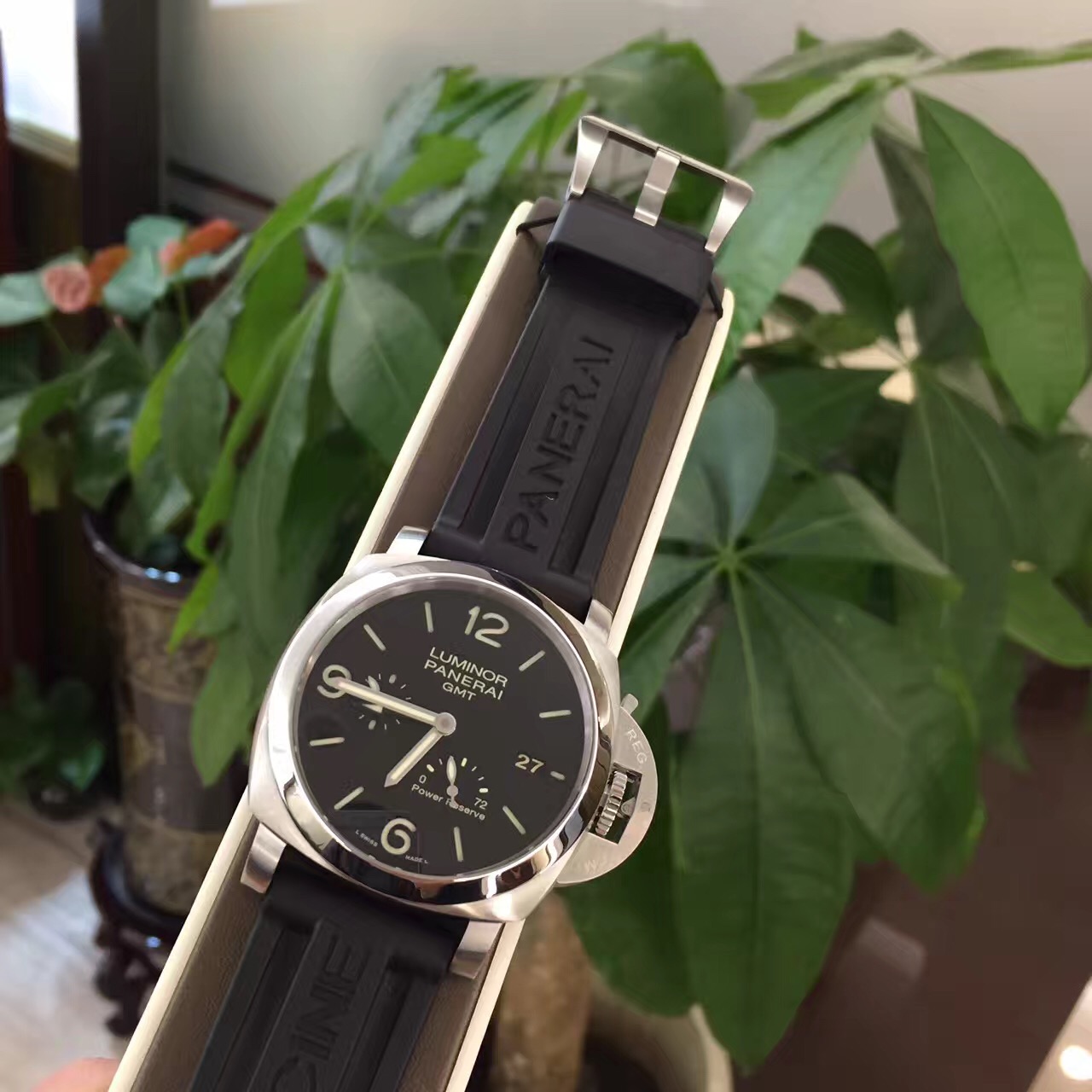 沛纳海LUMINOR 1950 PAM00321 45mm精钢 GMT两地时 自产P.9002自动机芯三天动力储存 
