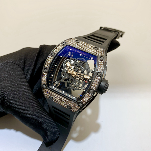 RICHARD MILLE 理查德米勒 男士系列，RM 055 NTPT。42.7 x 49.9 毫米表径，NTPT表壳带钻，镂空面盘，蓝宝石(1800 维氏硬度)镜面，两面经防眩处理，手动上弦机械机芯。  全套附件齐全。