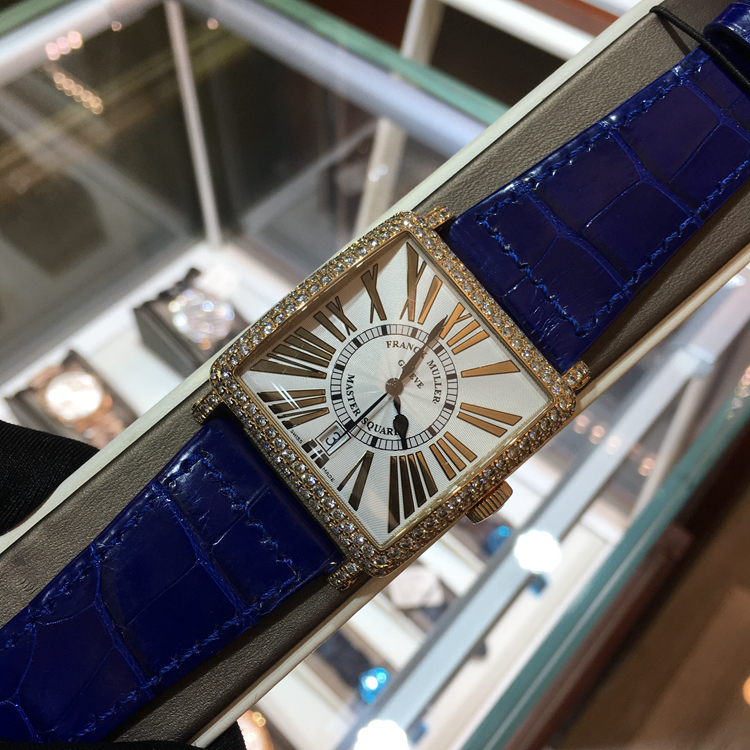 FRANCK MULLER 法兰克穆勒，6000 H SC DT D。36*36毫米表径，18K玫瑰金表壳镶嵌钻石，白色面盘，罗马数字时标，6点位置日期显示，自动上弦机械机芯。 单表无附件。