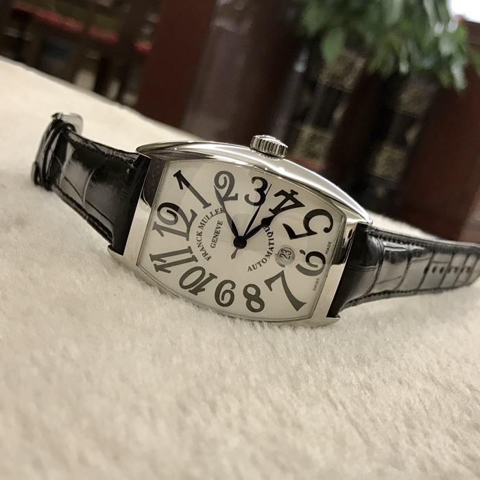 FRANCK MULLER 法兰克穆勒 CASABLANCA 系列，8880 B SC DT。39.5x55.3毫米表径。精钢表壳，黑字面盘，6点位置日期显示。自动上弦机械机芯。 未使用品全套附件齐全。