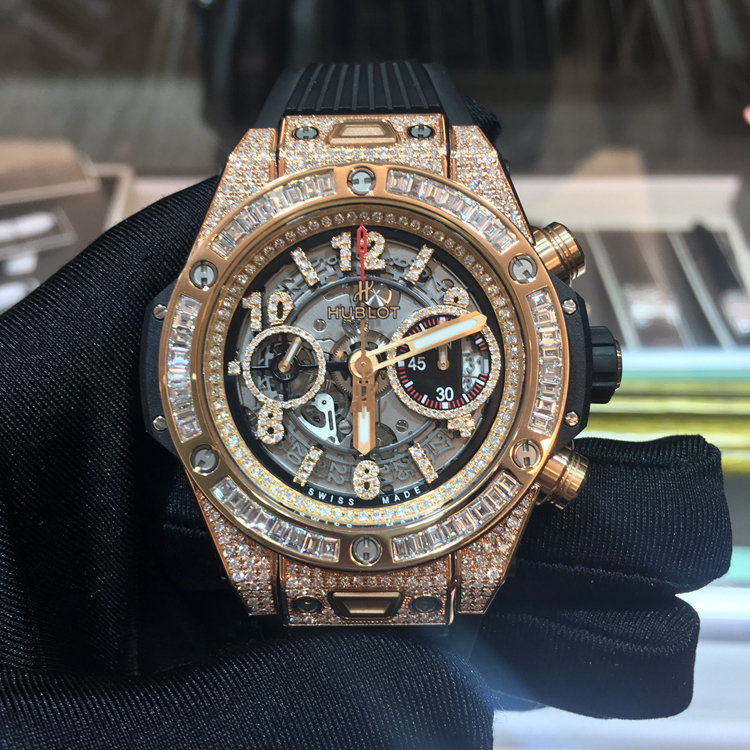 Hublot 宇舶 Bigbang 大爆炸系列，411.OX.1180.RX.0904。45毫米表径，18K玫瑰金后镶T方钻圈，计时功能，HUB 1242 Unico自动上弦机械机芯，原钻参考价：611500元。 单表无附件。