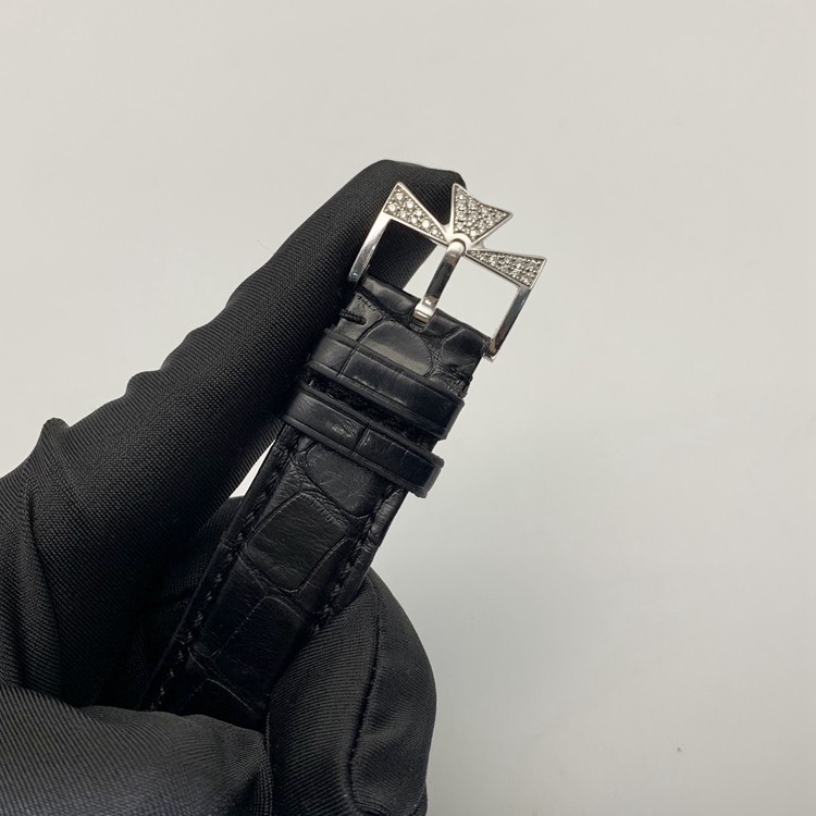 Vacheron Constantin 江诗丹顿 传承系列，82673/000G-9821。38毫米表径，18K白金原钻表壳，满天钻面盘，4400手动上弦机械机芯，动力储备65小时。专柜定价：476000元。 全套附件齐全。