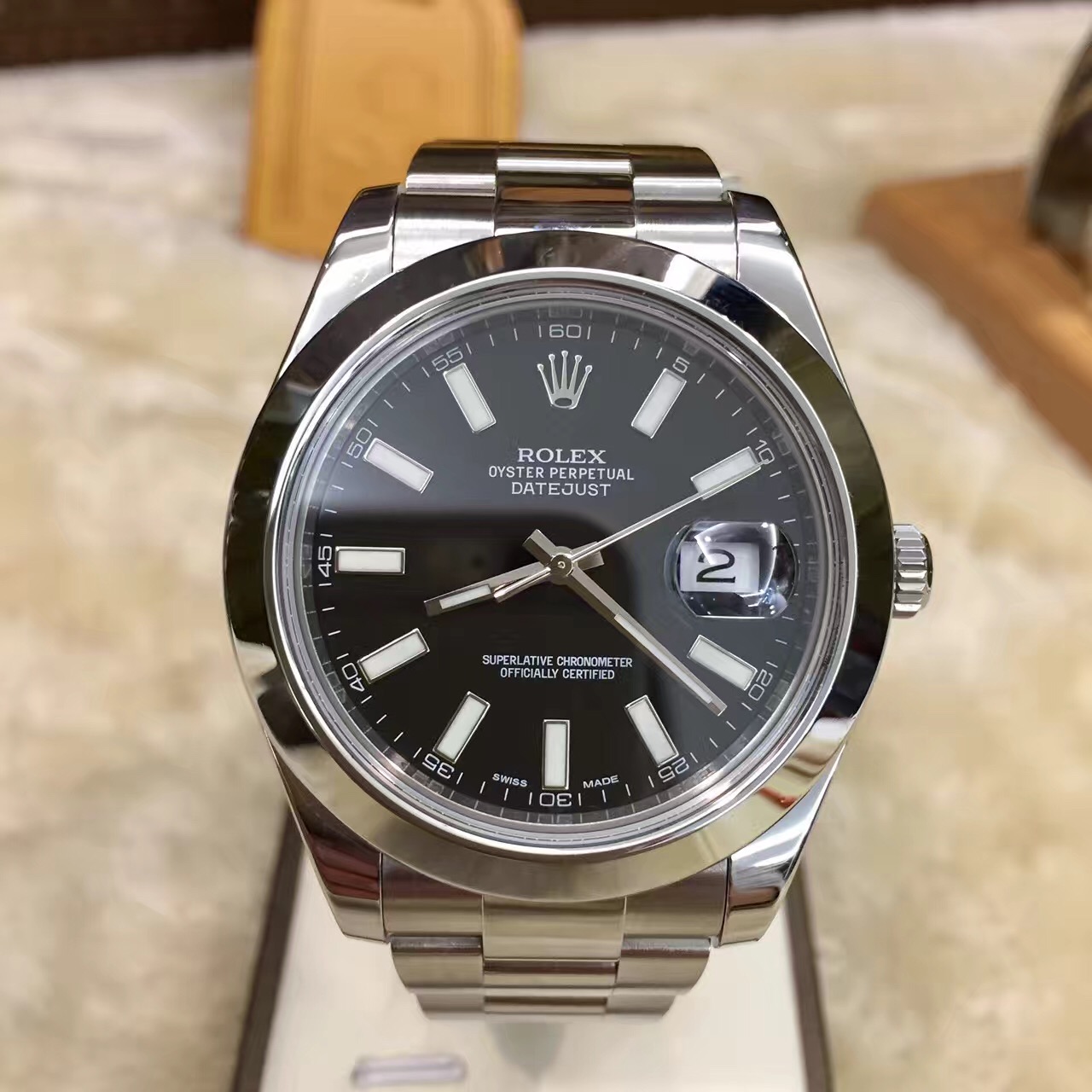 Rolex 劳力士 日志型系列，116300。41毫米表径，精钢表壳，黑色面盘，3点位置日期显示，自动上弦机械机芯。 单表无附件。