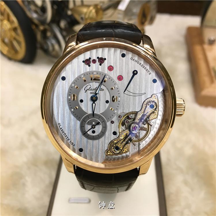 Glashutte 格拉苏蒂原创 Senator Diary 艺术与工艺系列，66-05-25-25-05。42毫米表径，18K玫瑰金表壳，银灰色面盘，专利机芯倒置设计表面，偏心表盘，动储显示，手动上弦机械机芯，动力储备41小时。专柜缺货款，限量200枚，?定价：218500元。 全套附件齐全。