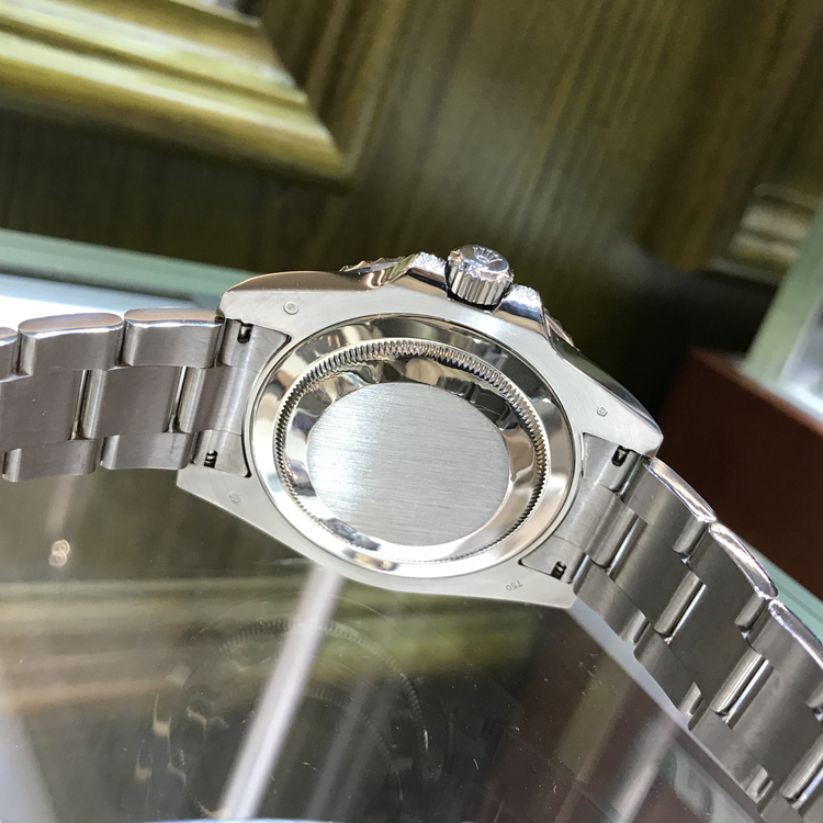 Rolex 劳力士 格林尼治型II系列，116759 SAru-78209。40毫米表径，18K白金原钻表壳，黑色表盘，中央时、分及秒针，24小时显示，3点位置为瞬跳日历，蚝式三排链节表带，自动上弦机械机芯。专柜定价：615200港币。 单表无附件。