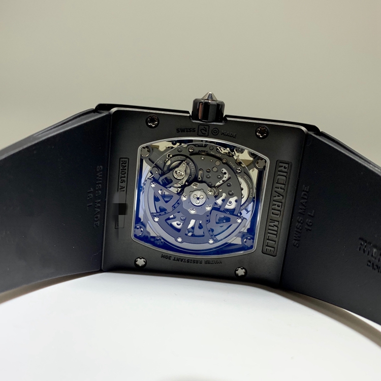 RICHARD MILLE 理查德米勒 男士系列，RM 016。49.80x38毫米表径，钛金属表壳，镂空面盘，7点位置日期显示，自动上弦机械机芯。 单表无附件。