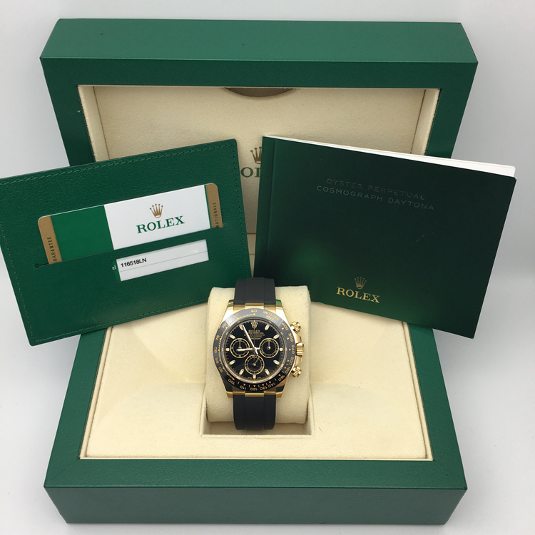 Rolex 劳力士 宇宙计型迪通拿系列，116518ln-0035。40毫米表径，18K黄金表壳，陶瓷外圈连计速刻度，黑色面盘，计时功能，Cal.4130自动上弦机械机芯。专柜定价：214700元。  全套附件齐全。