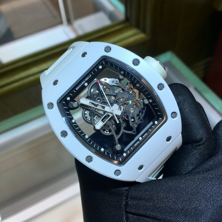 RICHARD MILLE 理查德米勒 男士系列，RM 055。42.7 x 49.9毫米表径，陶瓷表壳，黑色镂空面盘，蓝宝石镜面，手动上弦机械机芯。 单表附保卡。