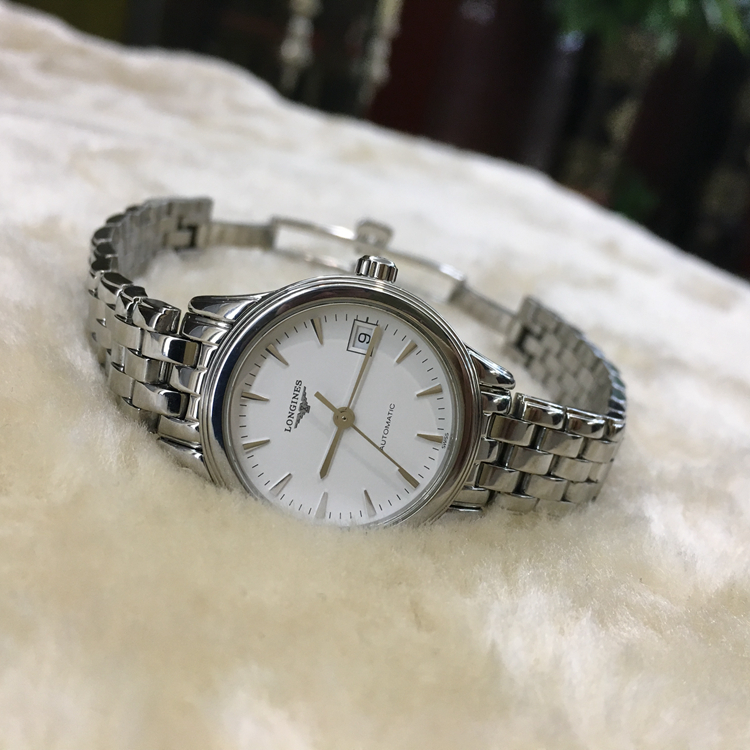 LONGINES 浪琴 优雅系列，L4.274.4.12.6。26毫米表径，精钢表壳，白色面盘，3点位置日期显示，Cal.L595自动上弦机械机芯，动力储备40小时。专柜定价：10900元。 单表无附件。