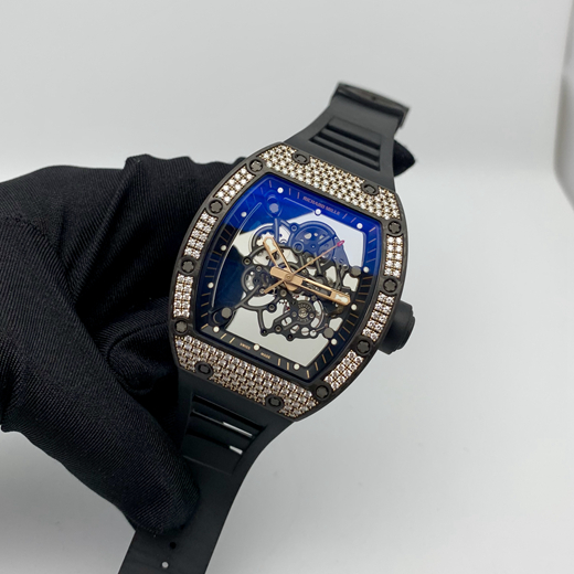 RICHARD MILLE 理查德米勒 男士系列，RM 055 NTPT。42.7 x 49.9 毫米表径，NTPT表壳带钻，镂空面盘，蓝宝石(1800 维氏硬度)镜面，两面经防眩处理，手动上弦机械机芯。  全套附件齐全。