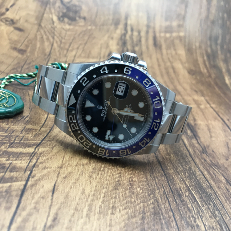 Rolex 劳力士 格林尼治型II系列，116710BLNR-78200。40毫米表径，精钢表壳，24小时刻度双向旋转外圈；双色（蓝、黑）Cerachrom陶质字圈，镌有数字及刻度，黑色面盘，中央时、分及秒针；24小时显示；瞬时变更独立指针显示第二时区时间；瞬跳日历；秒针暂停功能以准确调校时间，自产3186型自动上弦机械机芯，动力储备约48小时，专柜定价：69300元。 全套附件齐全。
