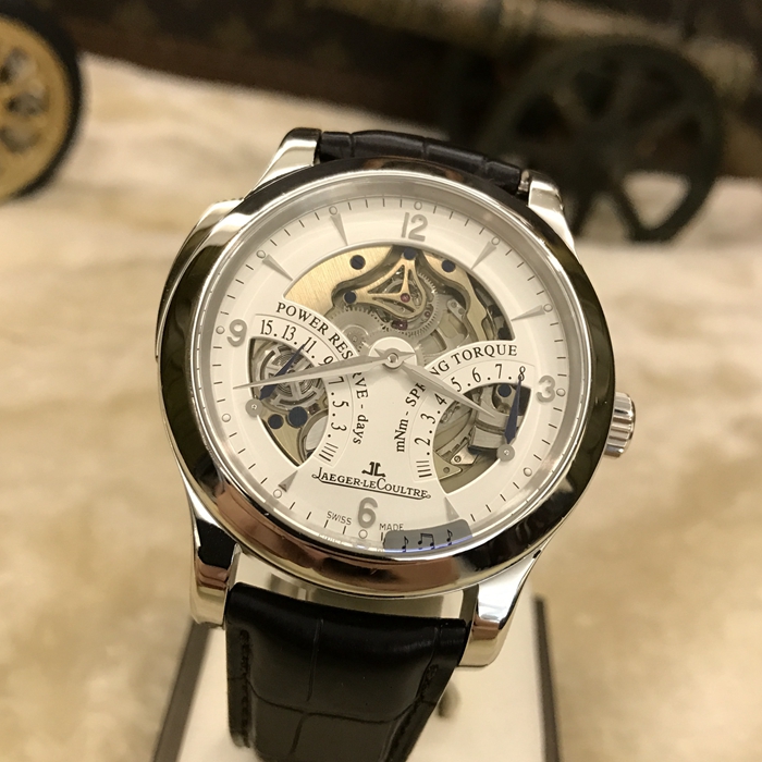 Jaeger-LeCoultre 积家 超卓复杂腕表系列，Q1646420。43毫米表径，PT950铂金表壳，银灰色表盘，三问报时功能，手动上弦机械机芯，15天动力超长储存。专柜定价：1540000元。 单表无附件。