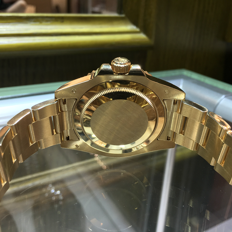 Rolex 劳力士 格林尼治型II系列，116718-LN-78208。40毫米表径，18K黄金表壳，24小时刻度双向旋转外圈，绿色面盘，3点位置为日期显示，自动上弦机械机芯，专柜定价：242300元。 单表无附件。