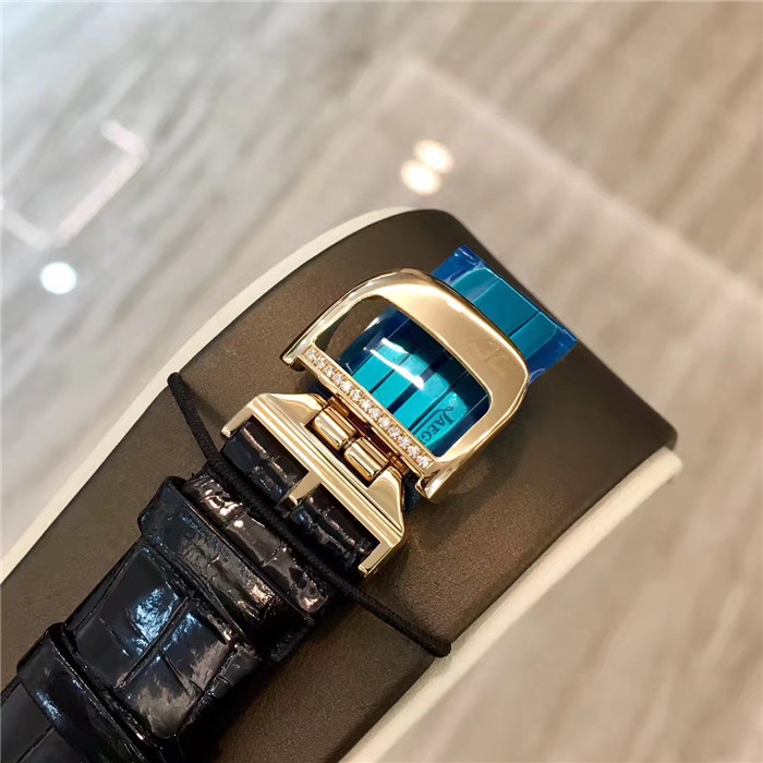 Jaeger-LeCoultre 积家约会系列，Q3412405，39毫米表径，玫瑰金原镶钻，贝母面表盘，六点位置陀飞轮装置，背透自动机械。公价625000元。 未使用品全套附件齐全。