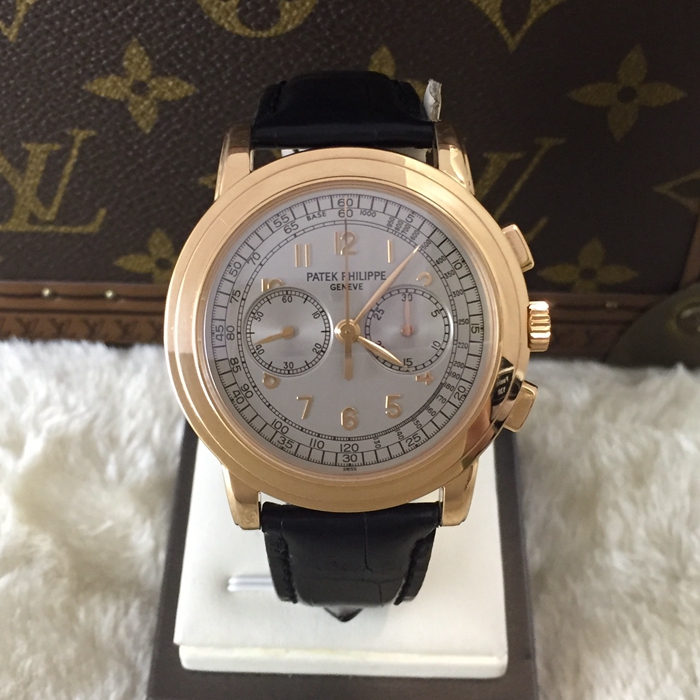 PATEK PHILIPPE 百达翡丽 复杂功能系列，5070R。 42毫米表径，18K玫瑰金表壳，银色表盘，3点位置分钟计时，9点位置时针计时，蓝宝石水晶透盖，手动上弦机械机芯。 单表无附件。