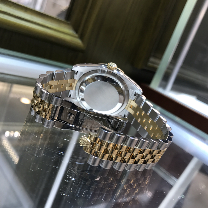 ROLEX 劳力士 日志型系列，116243。36毫米表径，18K黄金/精钢表壳镶钻，纪念花纹面盘，钻石时标，3点位置防反光凸透式放大（2.5倍）日历窗，自动上弦机械机芯。 单表无附件。