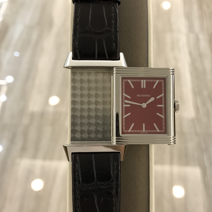 Jaeger-LeCoultre 积家 Reservo 翻转腕表系列，Q278856J。46.8x27.4毫米表径，精钢表壳。红色表盘，手动上弦机械机芯，动力储备45小时，专柜定价72000元。 全套附件齐全。