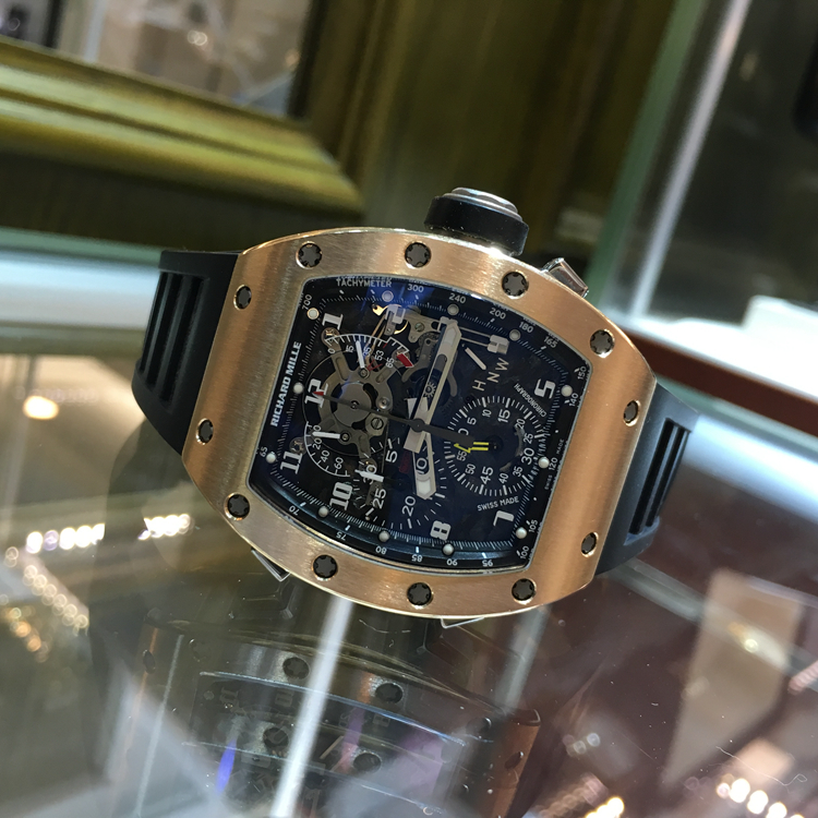 RICHARD MILLE 理查德米勒 男士系列，RM004。48*39.7毫米表径，18K玫瑰金表壳，镂空面盘，手动上弦机械机芯。 单表无附件。