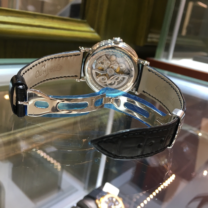 Breguet 宝玑 经典复杂系列，5307PT/12/9V6。39毫米表径，PT950铂金表壳，白色面盘，6点位置陀飞轮装置，12点位置罗马数字时标，自动上弦机械机芯。 单表无附件。