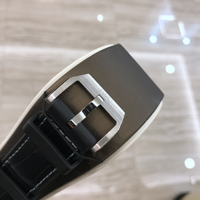 IWC 万国 工程师系列，IW378507。专业赛车手特别版。45毫米表径，精钢表壳，暗蓝灰色面盘，六点位置小秒针及日历显示，十二点位置12小时计时时针分针，双面防反光平面蓝宝石玻璃表镜，自动上弦机械机芯，动力储备68小时。专柜定价：85800元。 全套附件齐全。