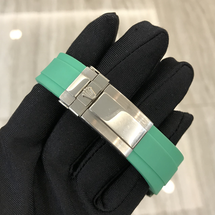 Rolex 劳力士 宇宙计型迪通拿系列，116519。40毫米表径。18K白金表壳，绿色面盘，罗马数字时标，6点位置小秒针显示，30分钟和12小时计时分别设于3点和9点位置，计时功能，自动上弦机械机械。 单表无附件。