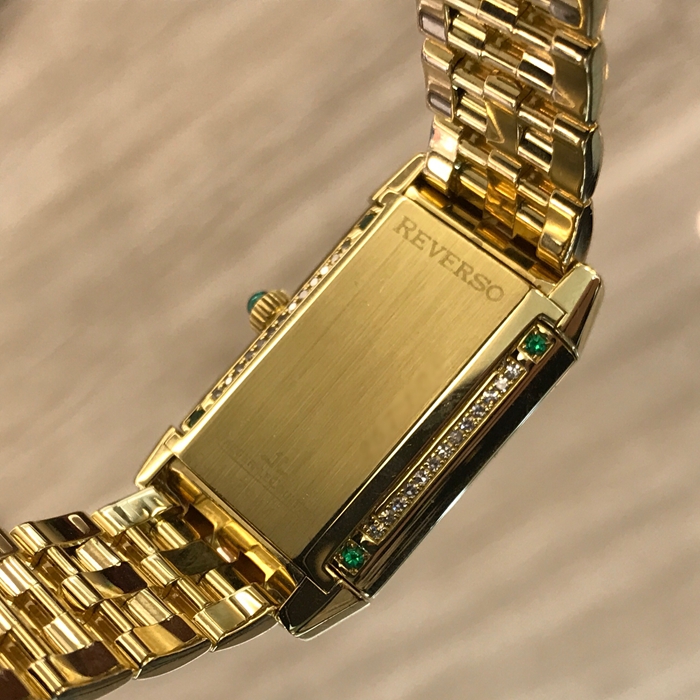 Jaeger-LeCoultre 积家 翻转系列 267.1.86。33X20.5毫米表径，18K黄金表壳，绿宝石镶钻，蓝宝石水晶玻璃表镜，精准石英机芯。 单表无附件。