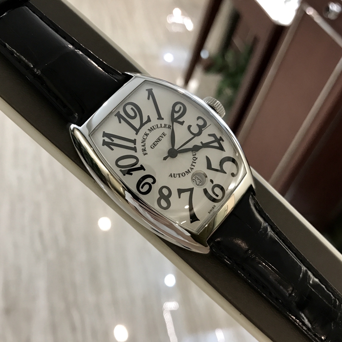 FRANCK MULLER 法兰克穆勒 CASABLANCA 系列，8880 B SC DT。39.5x55.3毫米表径。精钢表壳，黑字面盘，6点位置日期显示。自动上弦机械机芯。 未使用品全套附件齐全。