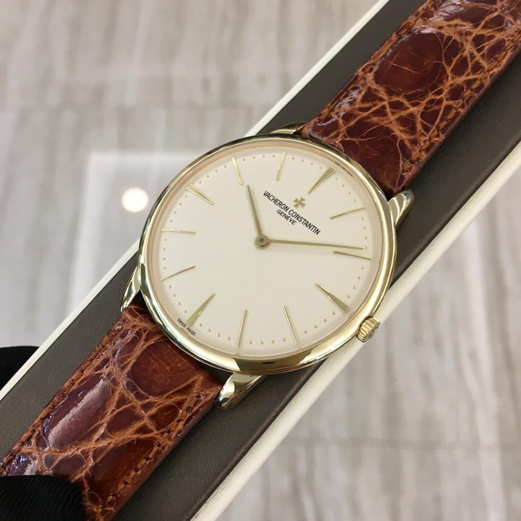 Vacheron Constantin 江诗丹顿 传承系列 ，81180/000J-9118。40毫米表径，18K黄金表壳，银白色面盘，Cal.1400手动上弦机械机芯，动力储备40小时，专柜定价：145000元。 单表无附件。