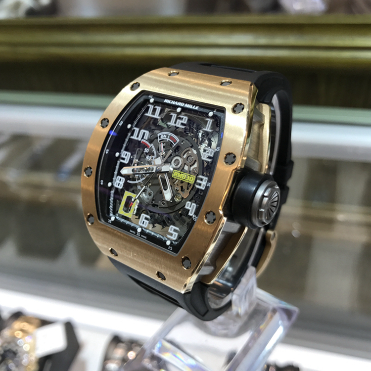 RICHARD MILLE 理查德米勒，RM 030 AO。50*42.7毫米表径，18K玫瑰金表壳，镂空面盘，7点位置日期显示，自动上弦机械机芯。 单表无附件。