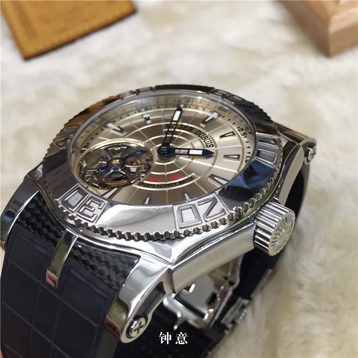 RRogerDubuis 罗杰杜彼 陀飞轮，48毫米表径，精钢表壳，18K白金表圈，玫瑰金面盘，日内瓦印记，橡胶表带，限量280只。手动上弦机械机芯。 单表无附件。