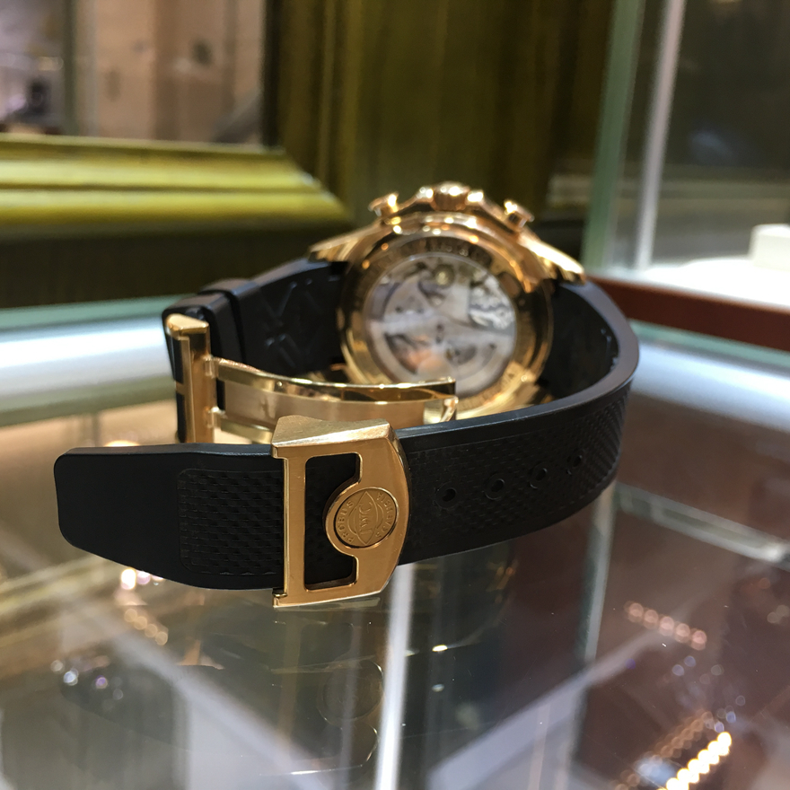 IWC 万国 葡萄牙系列，IW390202。45.4毫米表径，18K玫瑰金表壳，黑色面盘，3点位置日期显示，Cal.89361自动上弦机械机芯，动力储备68小时。专柜定价：197000元。 单表无附件。