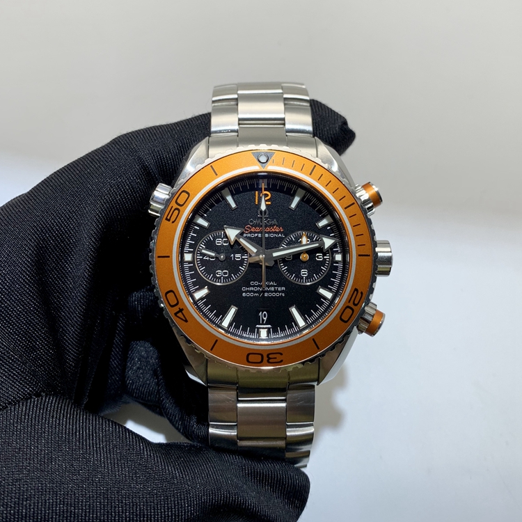 Omega 欧米茄 海马系列，232.30.46.51.01.002。45.5毫米表径，精钢表壳，单向旋转表圈，黑色面盘，日期显示，计时功能，Cal.9300自动上弦机械机芯，动力储备60小时。专柜定价：59400元。 全套附件齐全。