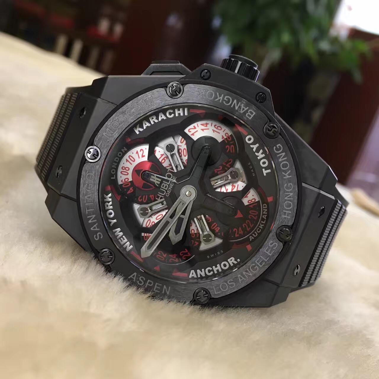 宇舶王者至尊系列771.CI.1170.RX 48mm黑色陶瓷表壳 背透自动机械世界时 可以同时显示5个时区时间