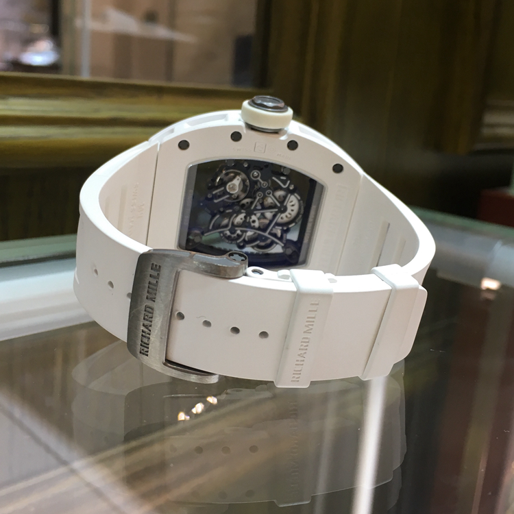 RICHARD MILLE 理查德米勒 男士系列，RM 055。42.7 x 49.9毫米表径，陶瓷表壳，黑色镂空面盘，蓝宝石镜面，手动上弦机械机芯。 单表附保卡。