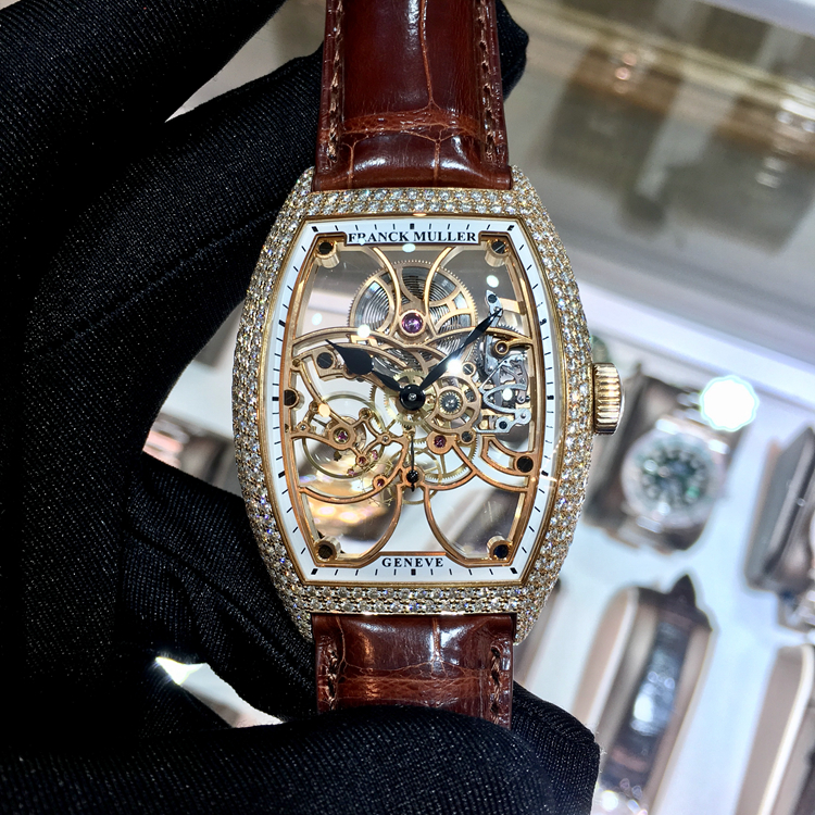 FRANCK MULLER 法兰克穆勒 MEN'S COLLECTION系列，8880 B S6 SQT D，39.6×55.4毫米表径，18K玫瑰金原钻表壳，镂空面盘，蓝宝石水晶玻璃表镜，手动上弦机械机芯。 单表无附件。