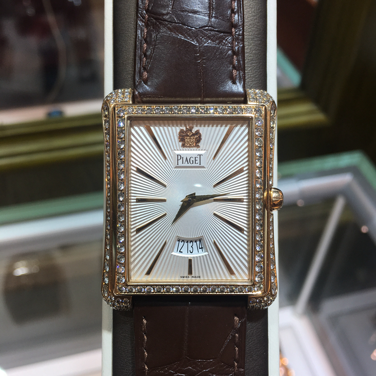 PIAGET 伯爵 BLACK-TIE 黑带系列，36x46毫米表径，18K玫瑰金后镶钻表壳，白色面盘，6点位置日期显示，自动上弦机械机芯。 单表无附件。