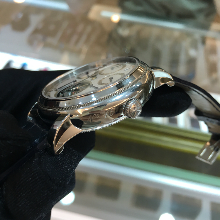 Vacheron Constantin 江诗丹顿，80251。万年历陀飞轮，铂金250周年纪念，手动机械机芯14天超长动力。 单表无附件。