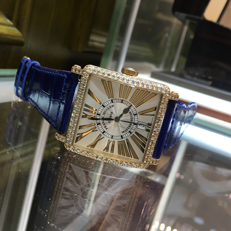 FRANCK MULLER 法兰克穆勒，6000 H SC DT D。36*36毫米表径，18K玫瑰金表壳镶嵌钻石，白色面盘，罗马数字时标，6点位置日期显示，自动上弦机械机芯。 单表无附件。