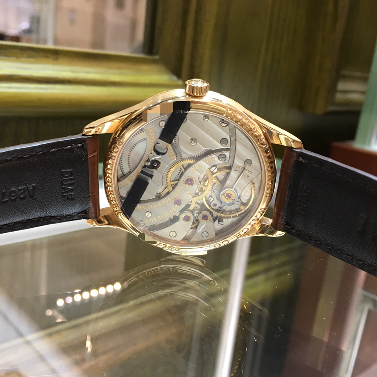 IWC 万国 葡萄牙系列 IW524202。43毫米表径。18K玫瑰金表壳，钢镀铑圆形表盘，三问报时功能，Cal.95290手动上弦机械机芯，动力储备43小时。全球限量250只，专柜定价615000元。 全套附件齐全。
